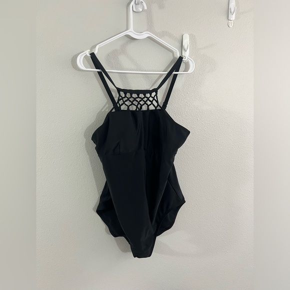 Croft and‎ Barrow black swimsuit size 16 - Picture 1 of 5